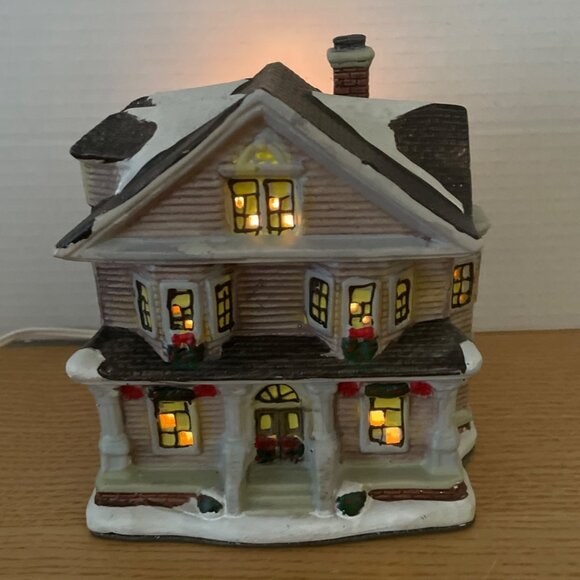 Vtg Home for the Holidays 2 Story House Light-Up Ceramic Christmas Village Shop - Picture 2 of 9